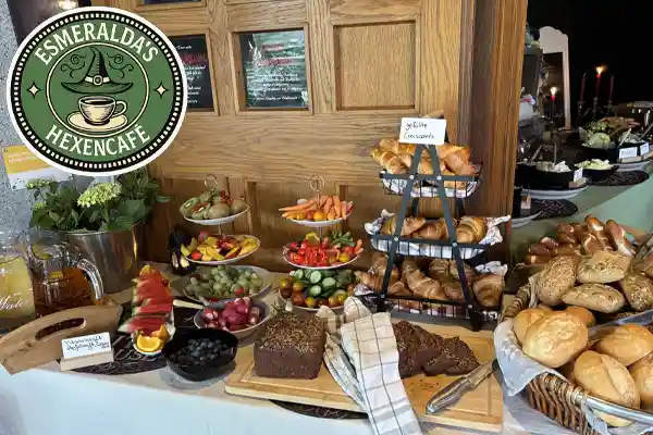 Esmeraldas Hexencafé im Gruseleum Hooksiel