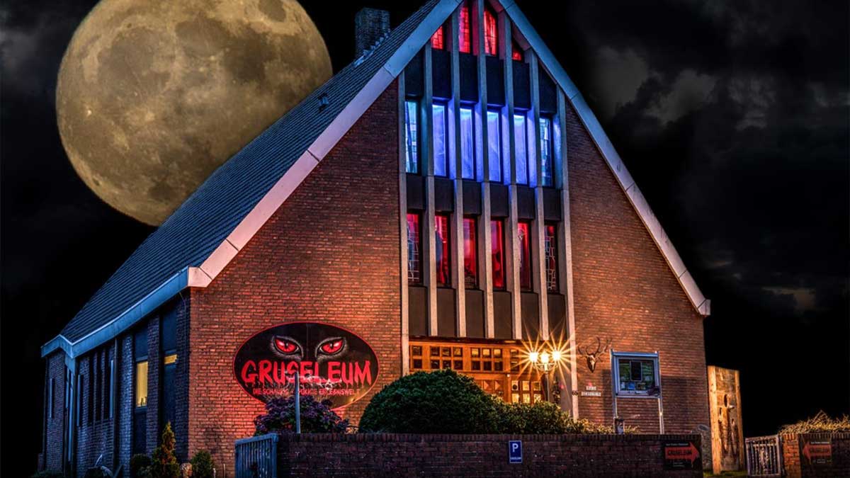 Gruseleum Hooksiel - Schaurig-schönes Abenteuer in der alten Kirche für Familien mit Kindern
